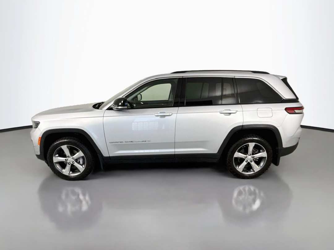 2022 Jeep Grand Cherokee Limited - Image 2