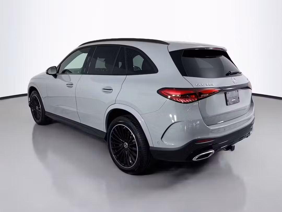 2027 Mercedes-Benz GLC 300 - Image 3