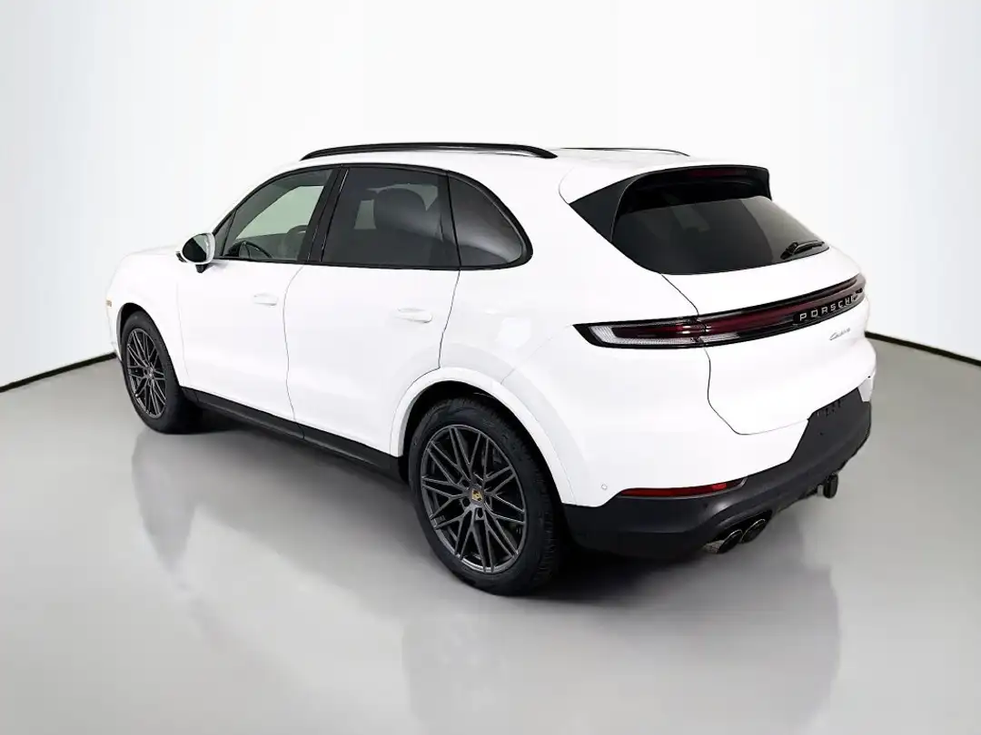 2026 Porsche Cayenne - Image 3