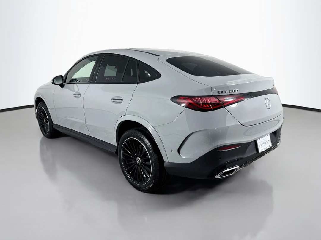 2027 Mercedes-Benz GLC 300 - Image 3