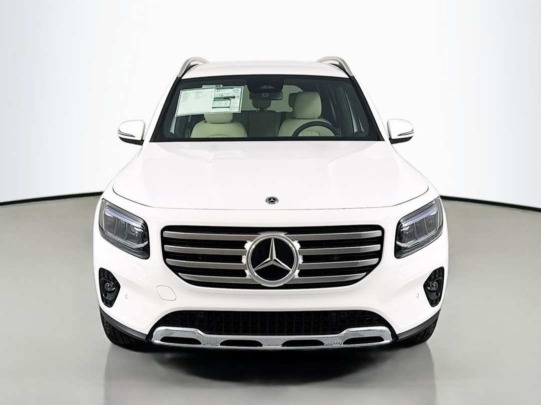2025 Mercedes-Benz GLB 250 - Image 2