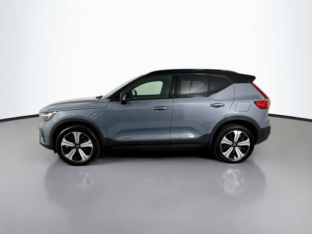 2023 Volvo Xc40 Recharge Pure Twin Plus - Image 2