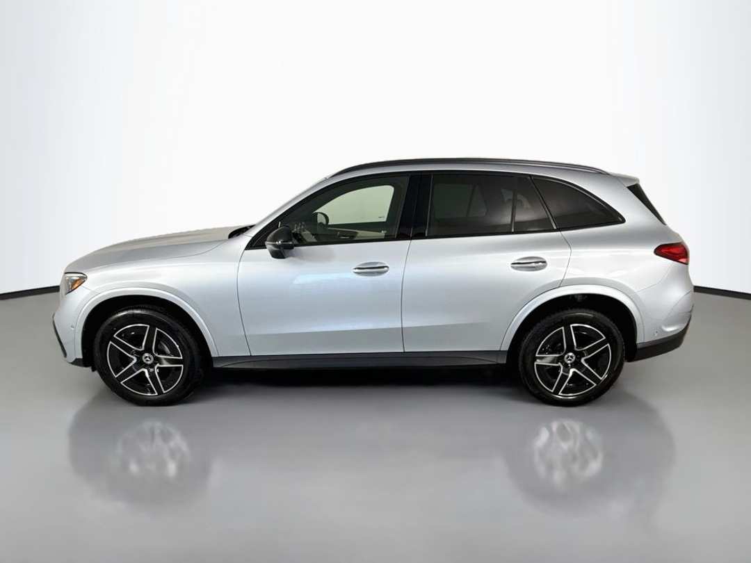 2027 Mercedes-Benz GLC 300 - Image 2