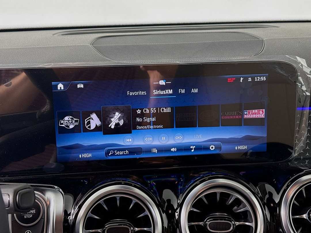 2025 Mercedes-Benz GLB Base - Photo 15