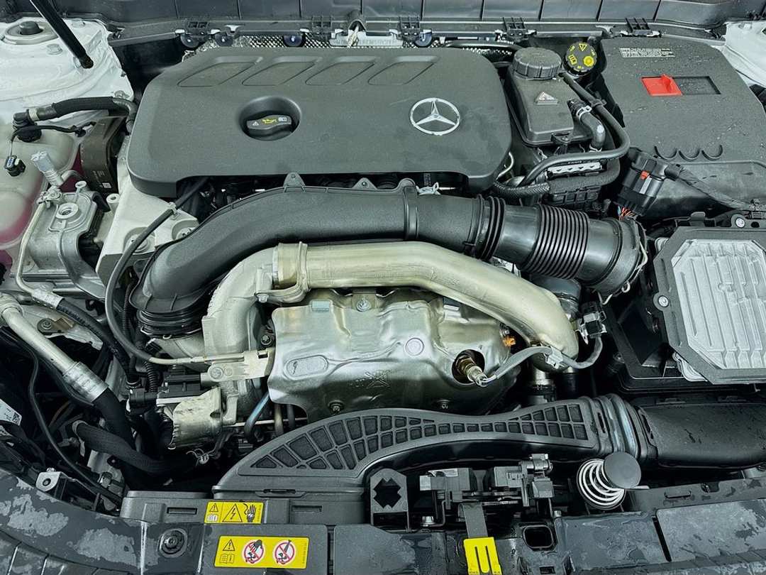 2025 Mercedes-Benz GLB Base - Photo 30