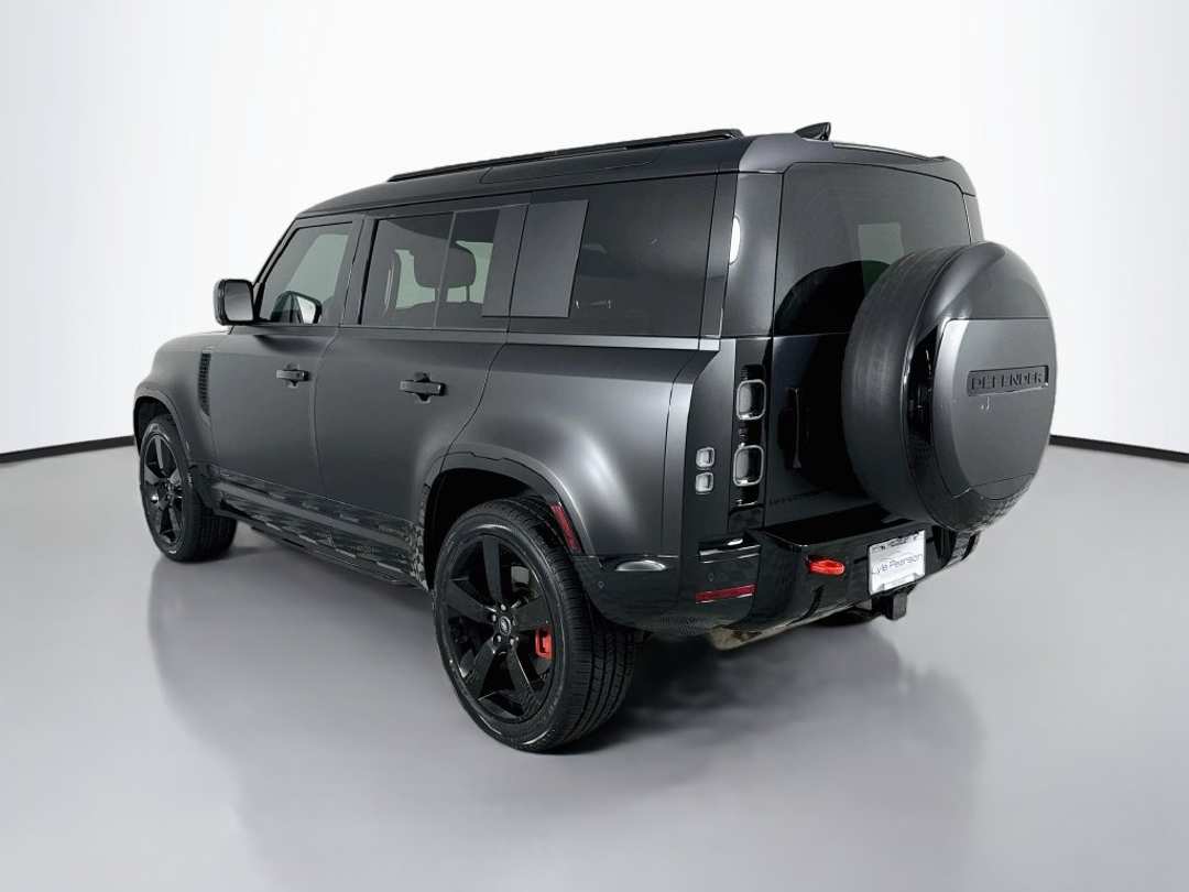 2025 Land Rover Defender 110 X - Image 3