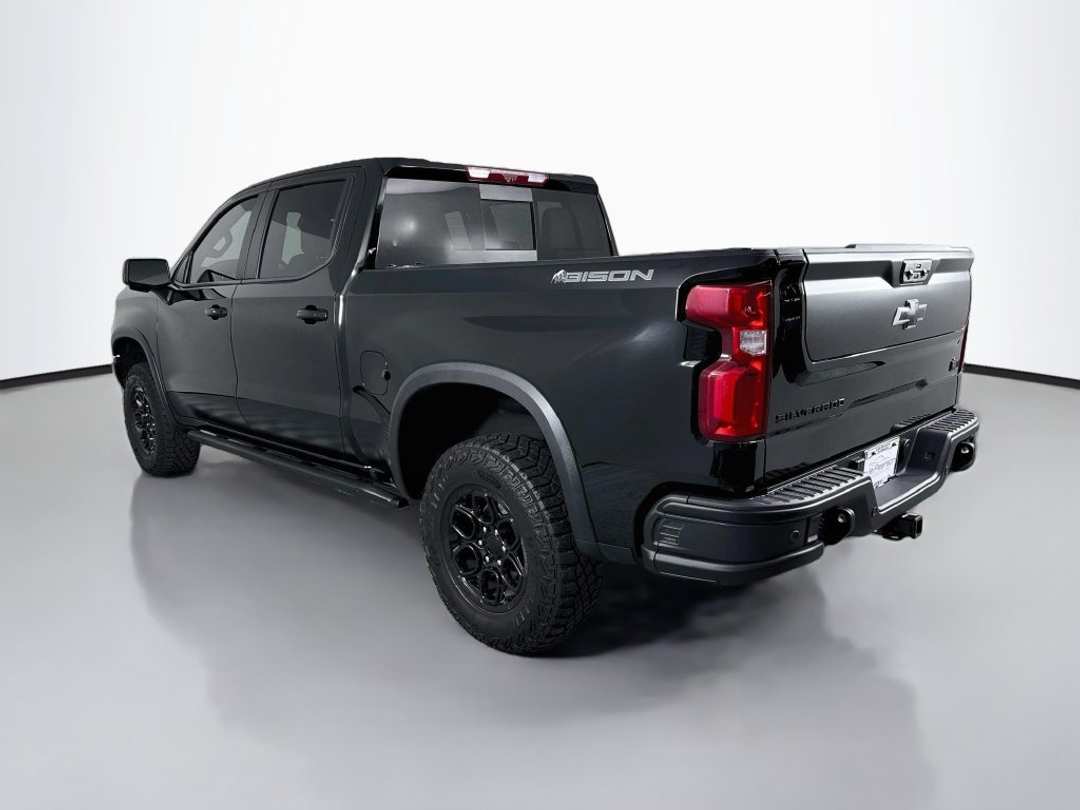 2025 Chevrolet Silverado 1500 ZR2 - Image 3