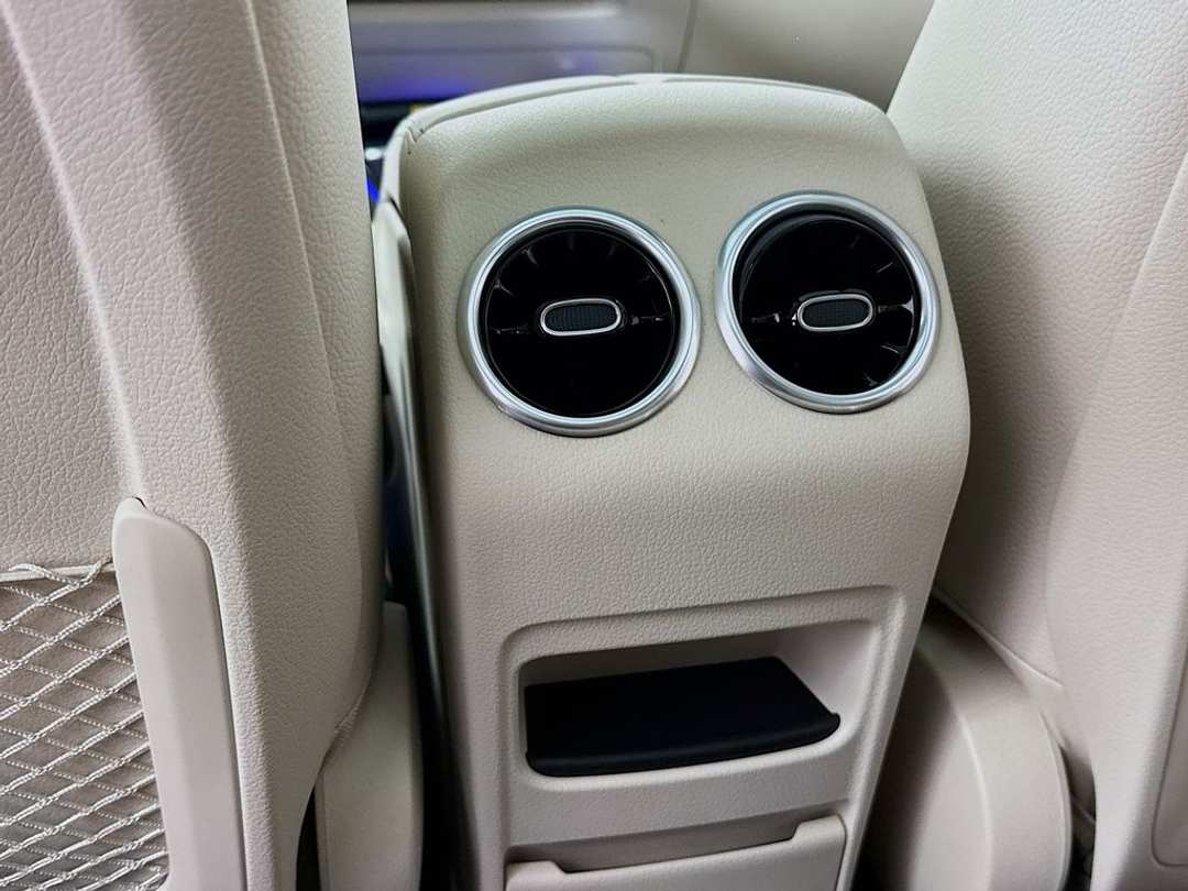 2025 Mercedes-Benz GLB Base - Photo 25