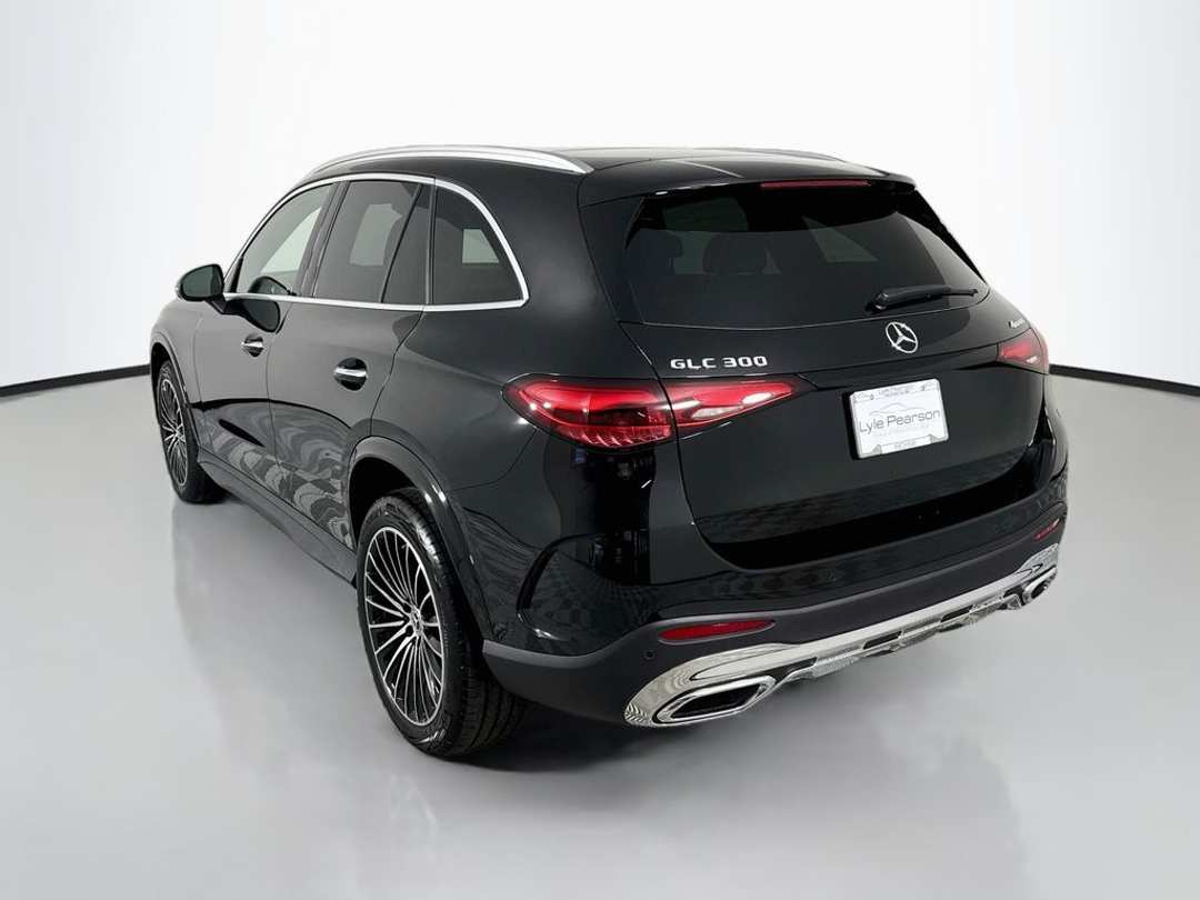 2027 Mercedes-Benz GLC 300 - Image 3