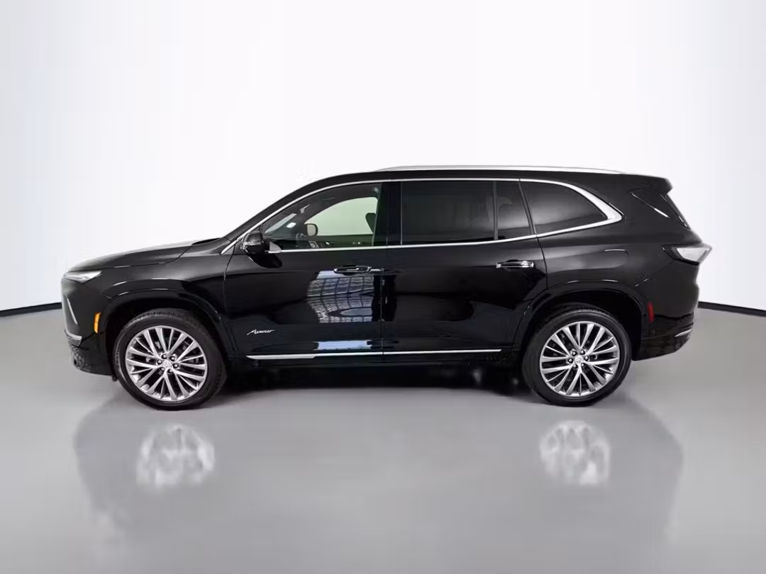 2025 Buick Enclave Avenir - Image 2