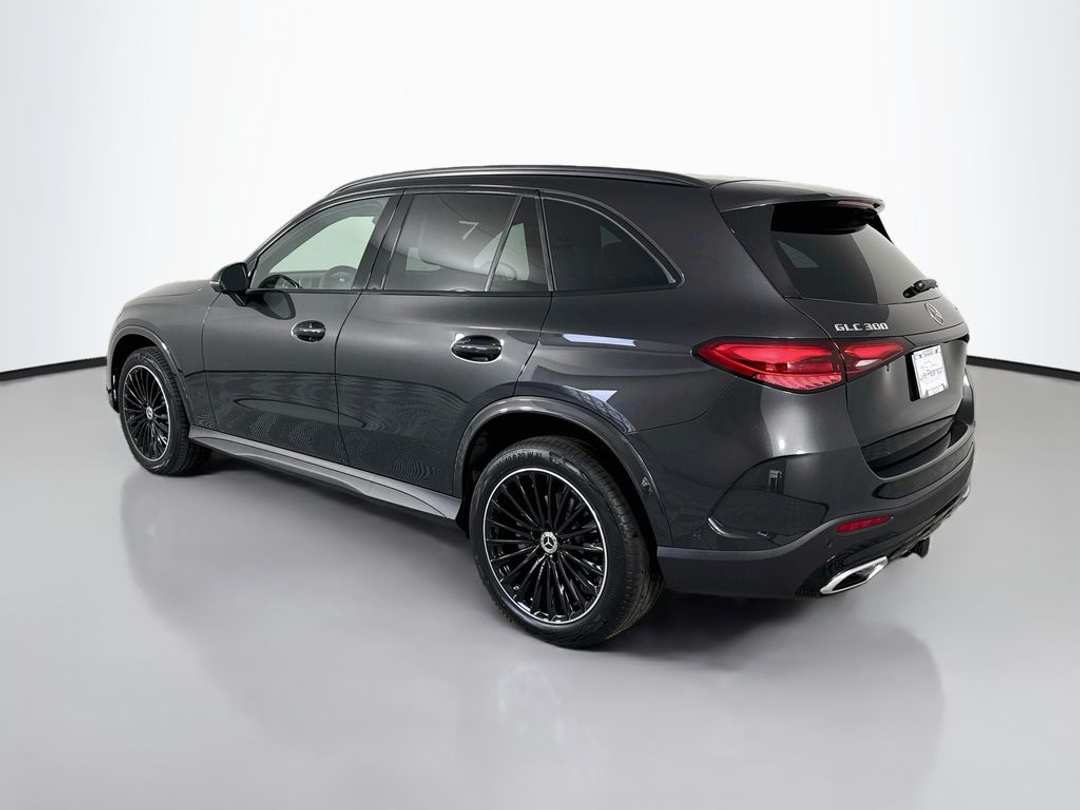2027 Mercedes-Benz GLC 300 - Image 3