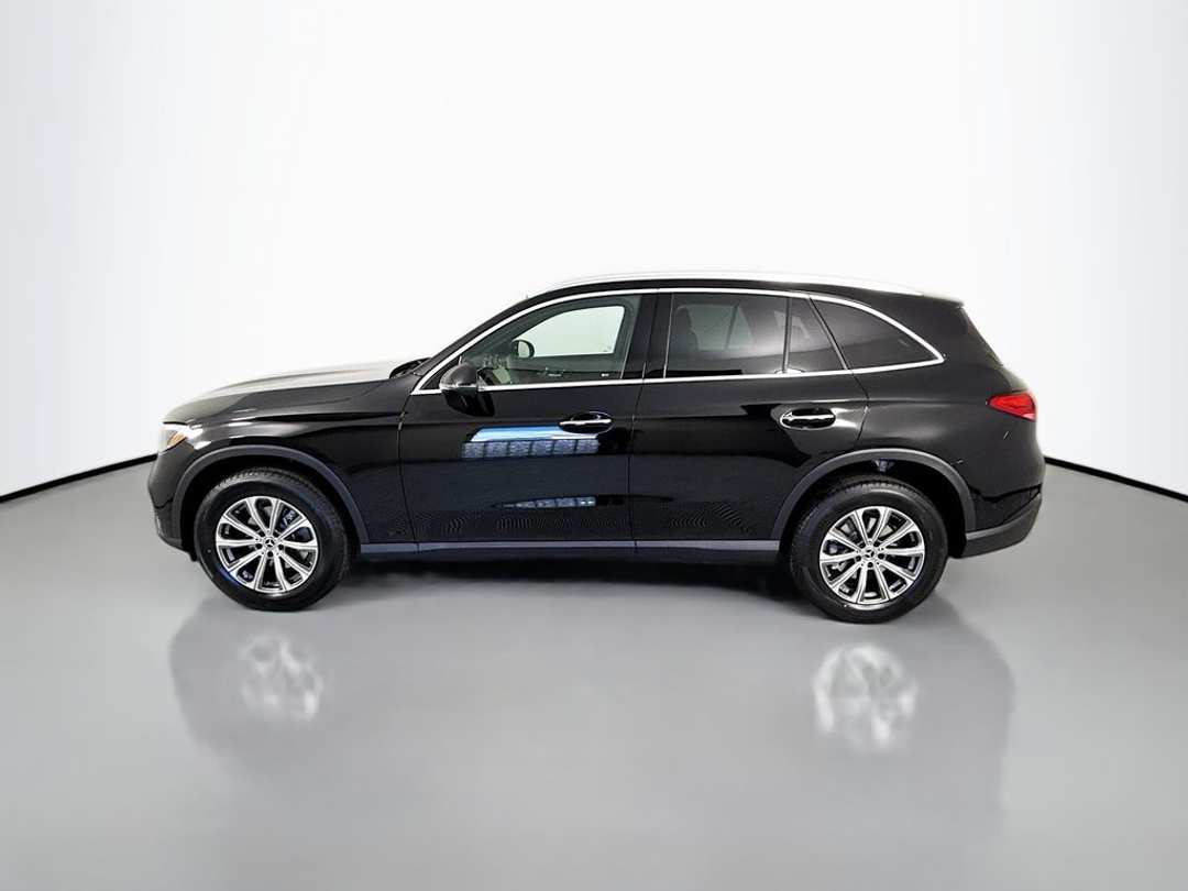 2026 Mercedes-Benz GLC 300 - Image 2