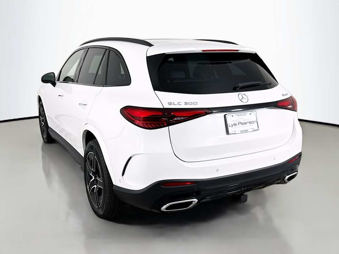 2026 Mercedes-Benz GLC 300 - Image 3