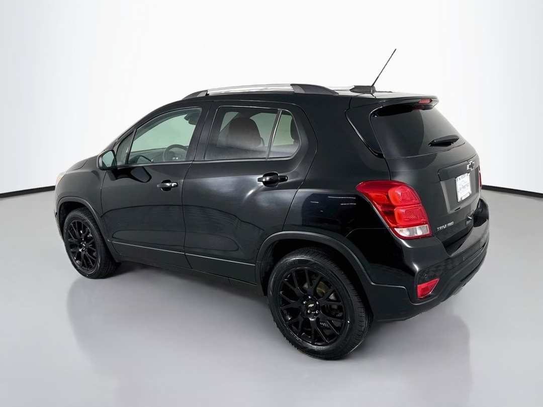 2022 Chevrolet Trax LT - Image 3