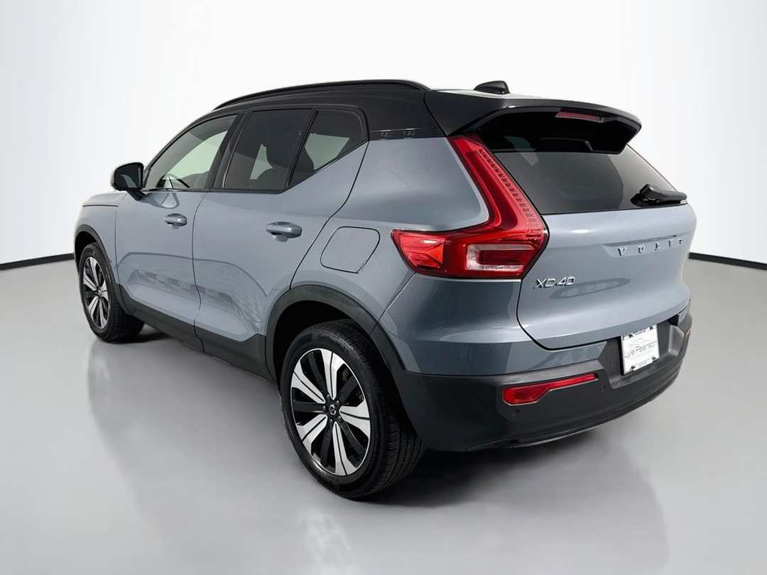 2023 Volvo Xc40 Recharge Pure Twin Plus - Image 3