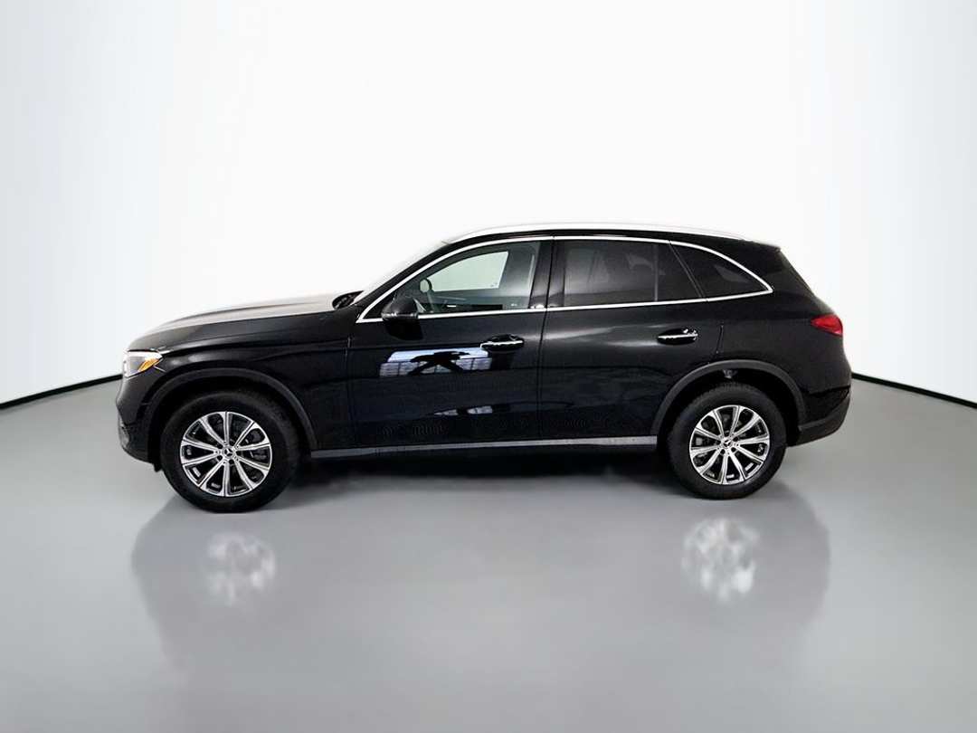 2026 Mercedes-Benz GLC 300 - Image 2