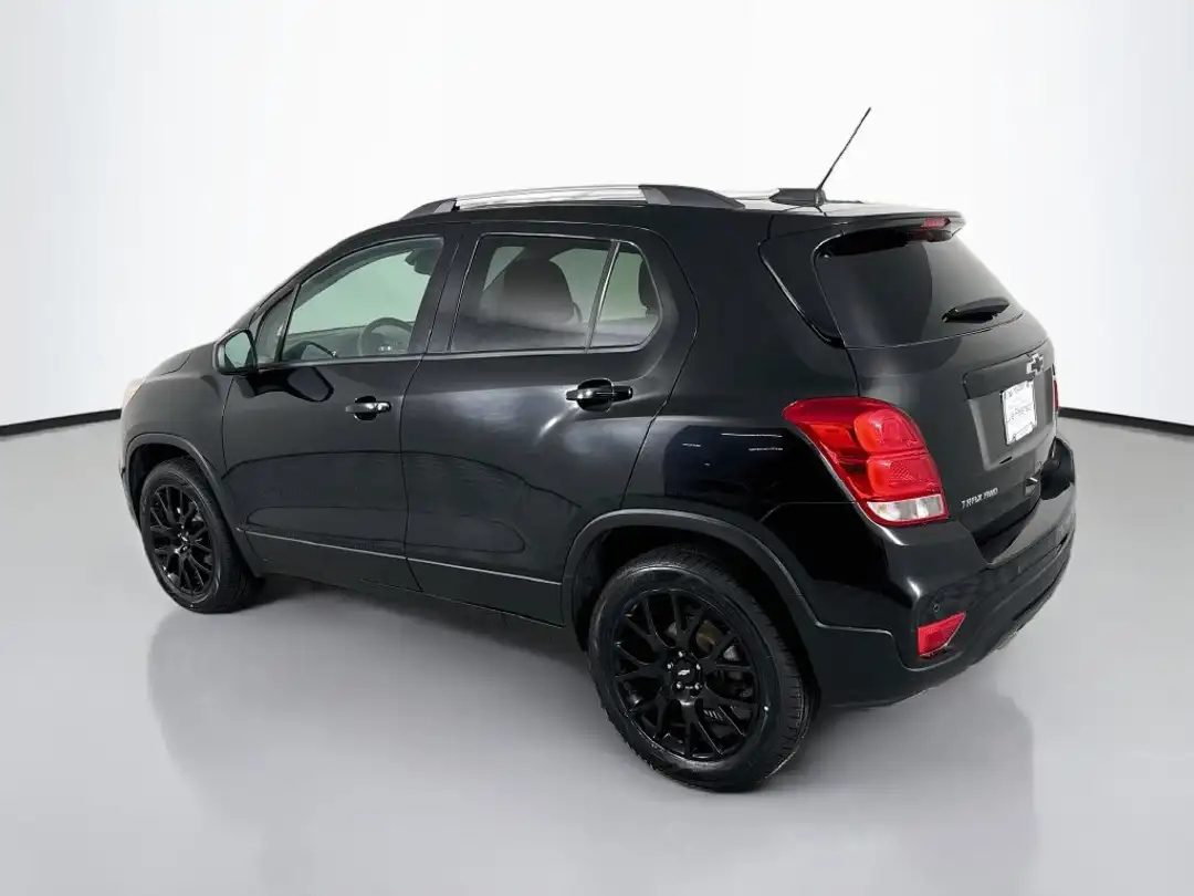 2022 Chevrolet Trax LT - Image 3