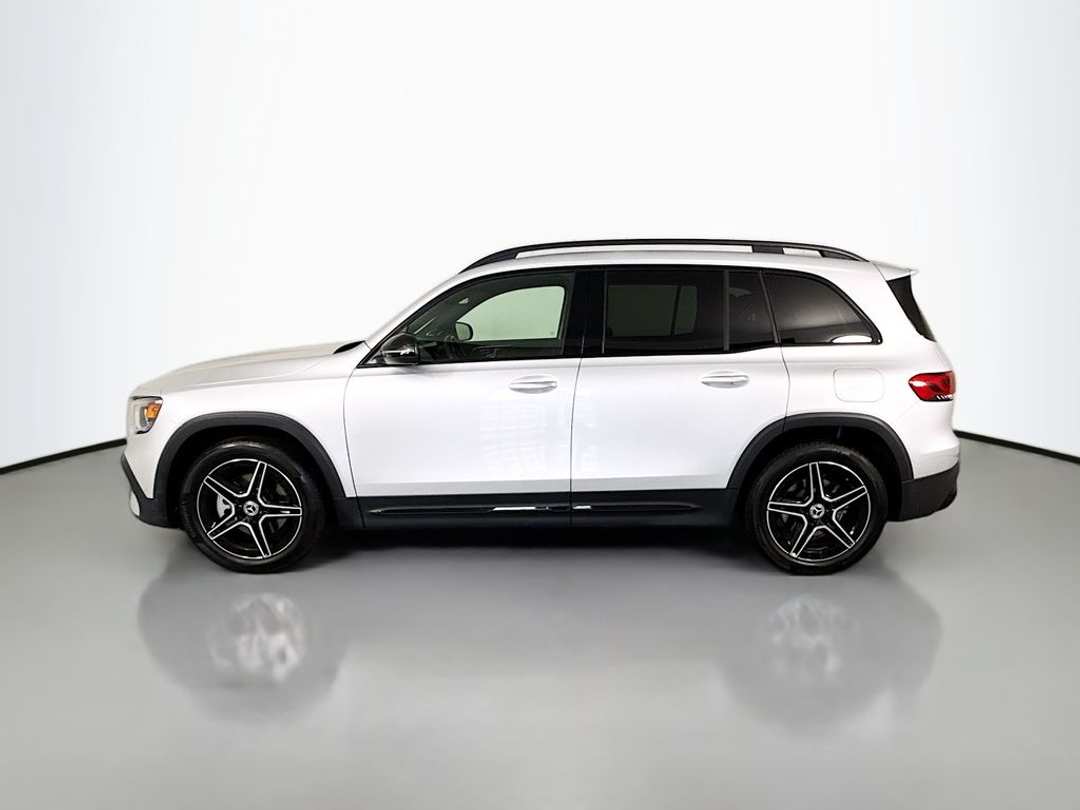 2023 Mercedes-Benz GLB 250 - Image 2