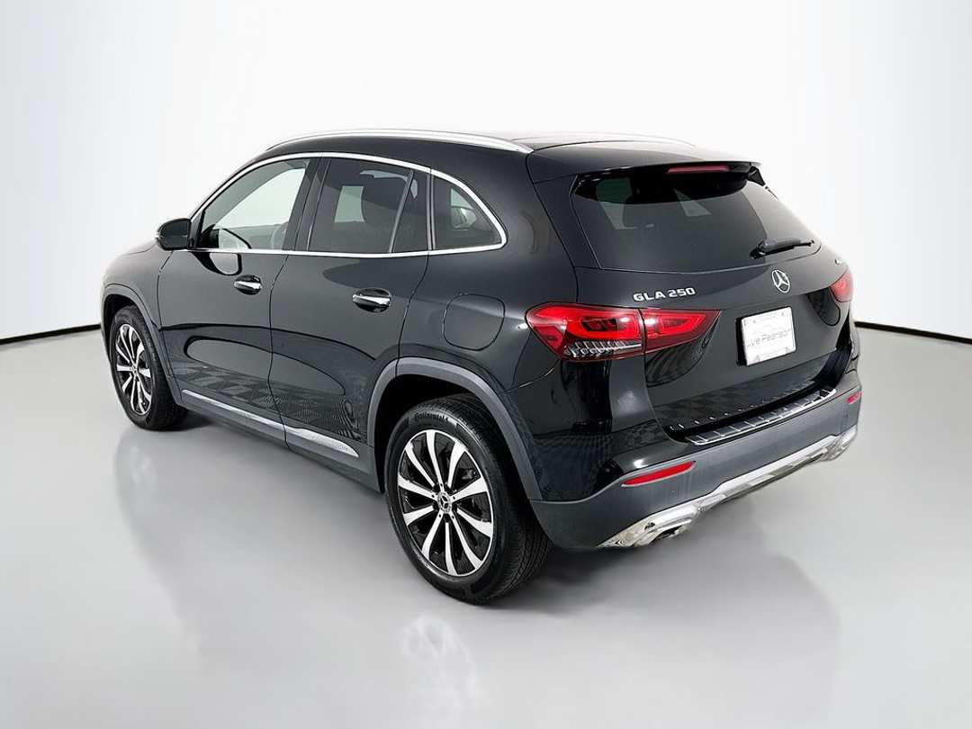 2022 Mercedes-Benz GLA 250 - Image 3