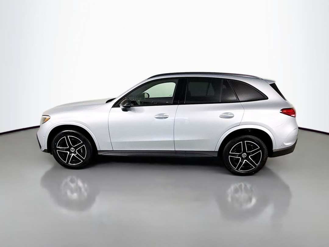 2026 Mercedes-Benz GLC 300 - Image 2