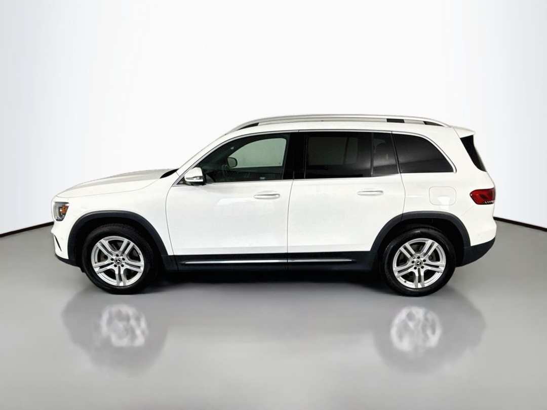 2022 Mercedes-Benz GLB 250 - Image 2