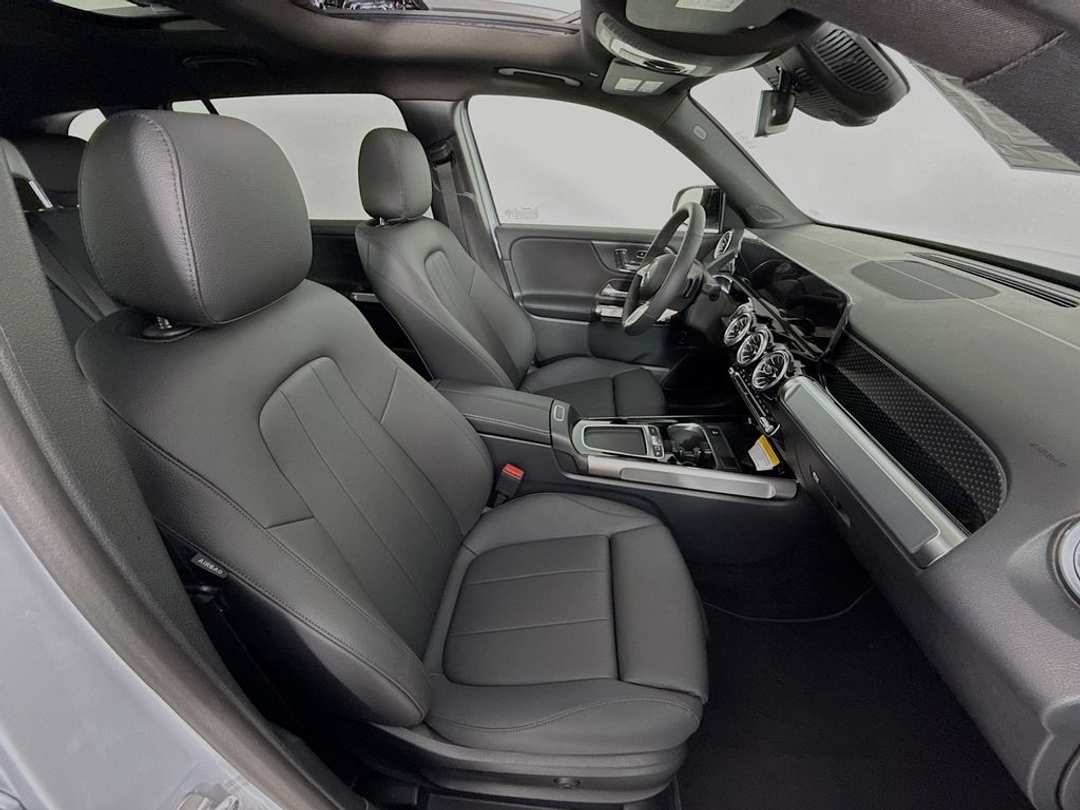 2025 Mercedes-Benz GLB Base - Photo 30