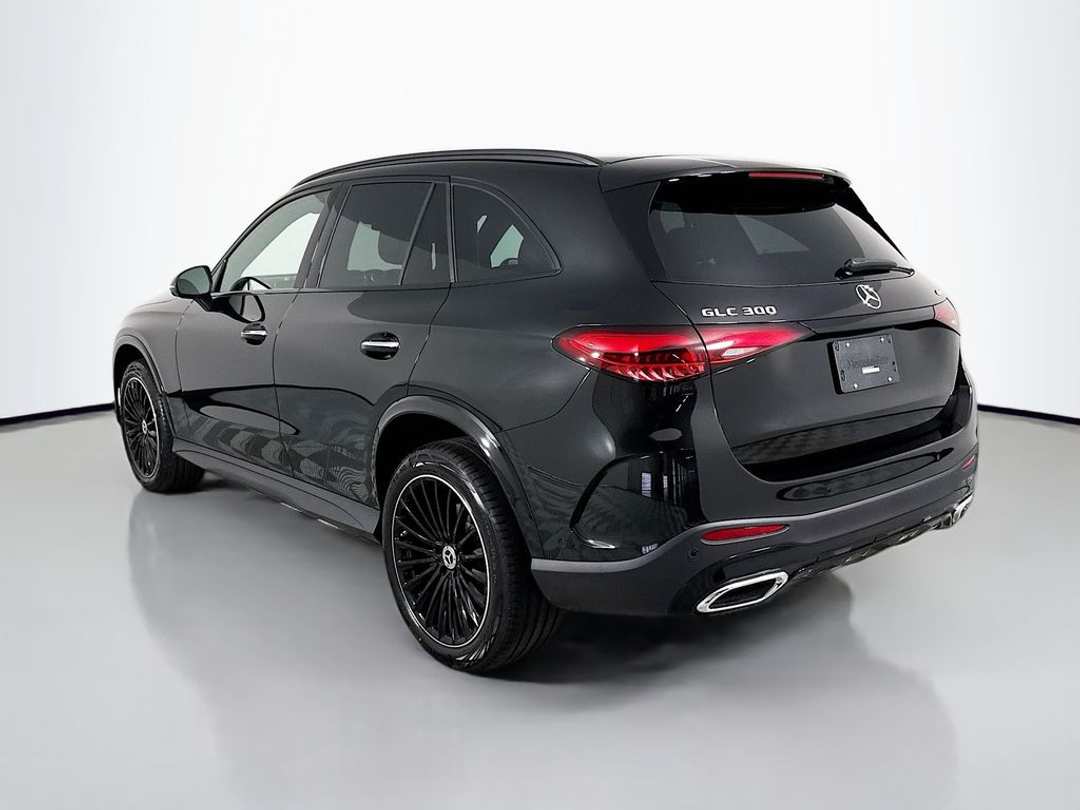 2026 Mercedes-Benz GLC 300 - Image 3