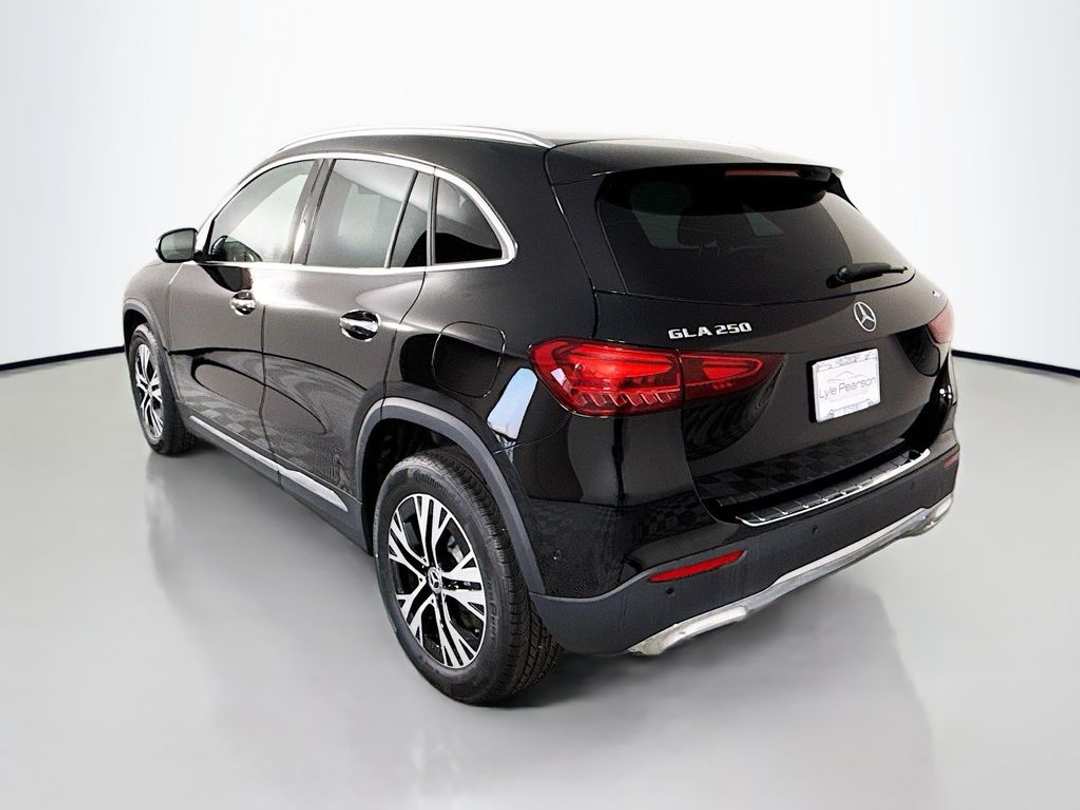 2025 Mercedes-Benz GLA 250 - Image 3