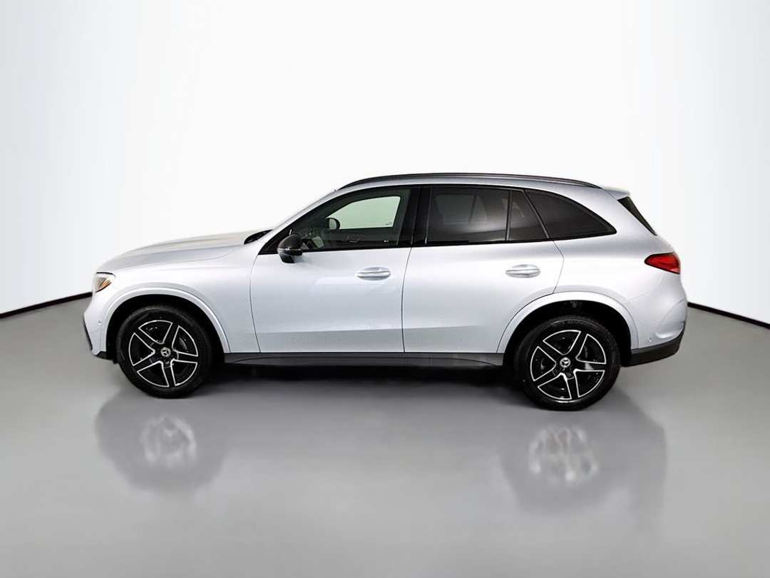 2026 Mercedes-Benz GLC 300 - Image 2