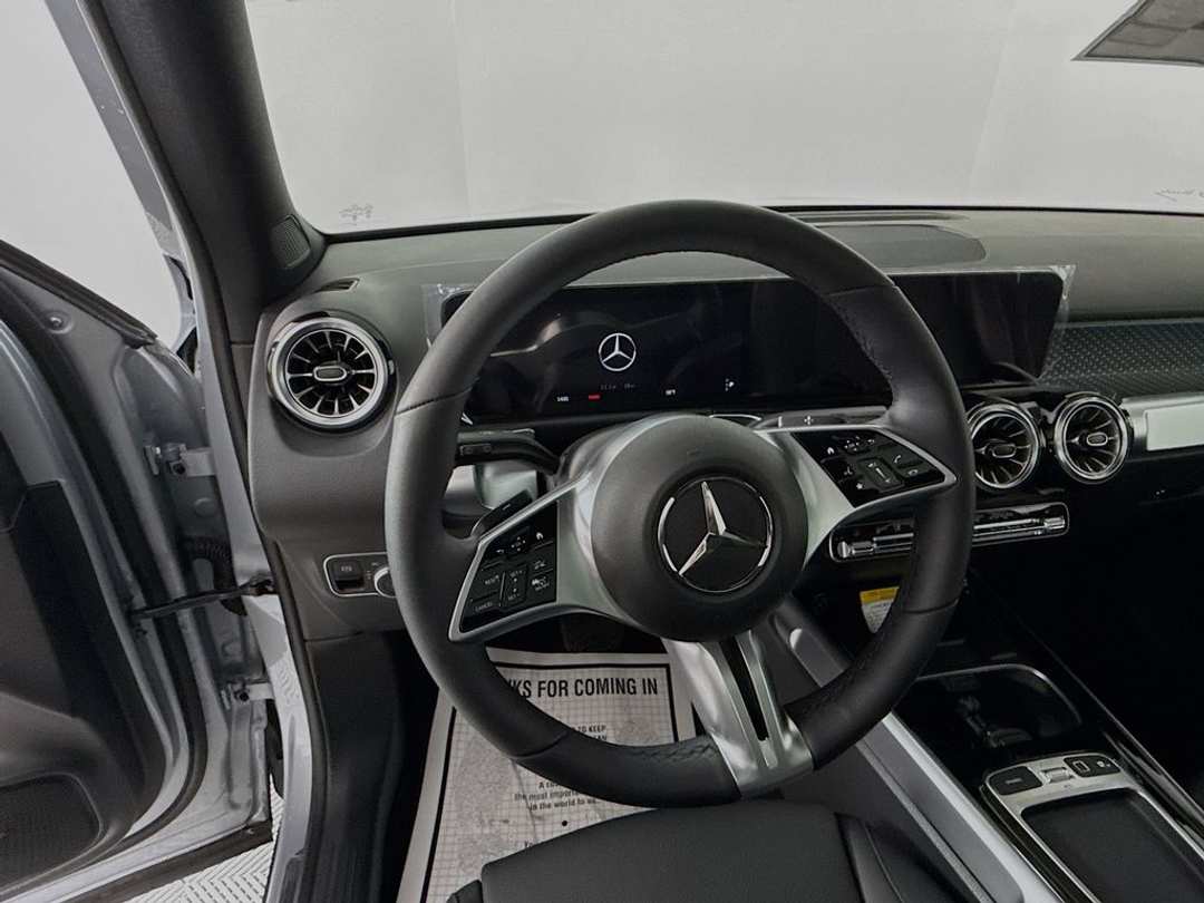 2025 Mercedes-Benz GLB Base - Photo 12