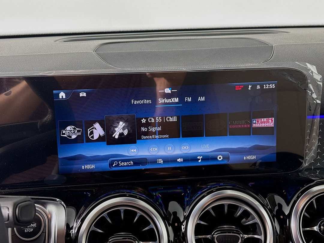 2025 Mercedes-Benz GLB Base - Photo 13