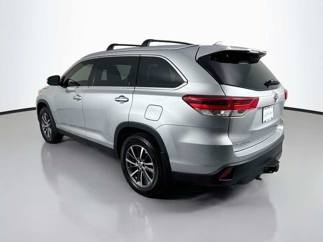 2019 Toyota Highlander XLE - Image 3