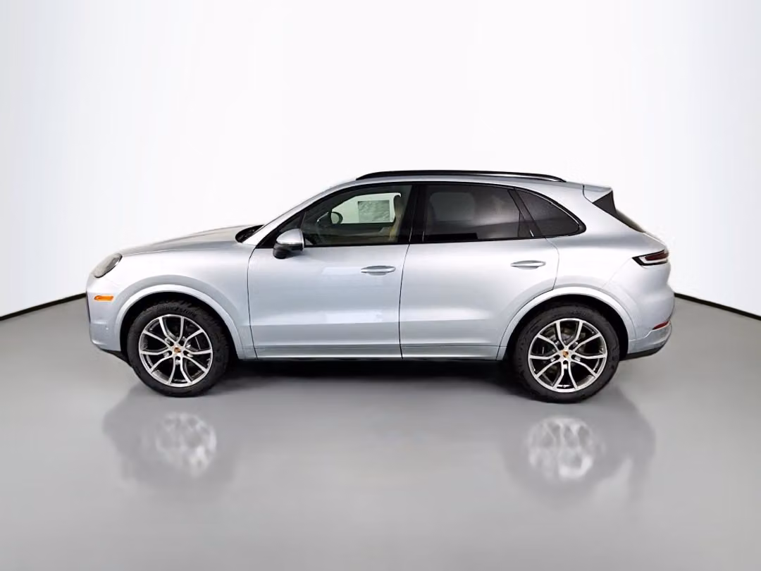2026 Porsche Cayenne - Image 2
