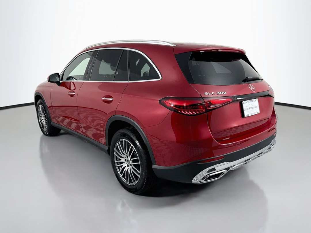 2027 Mercedes-Benz GLC 300 - Image 3