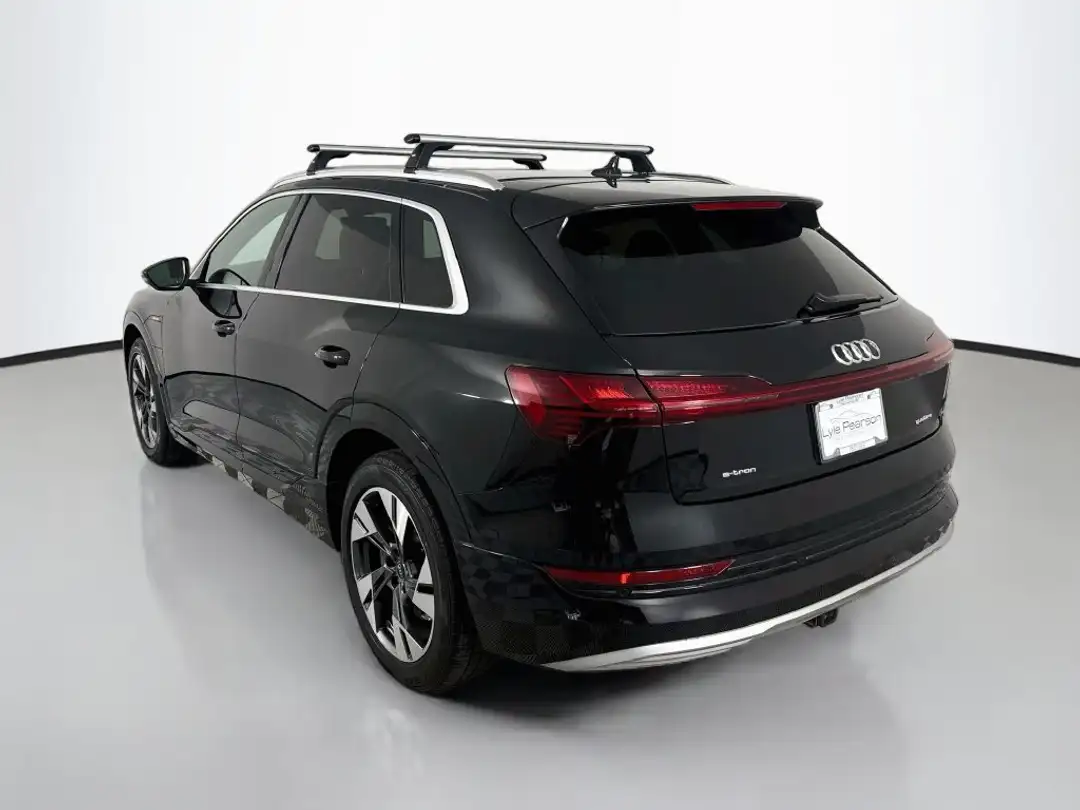 2022 Audi E-Tron Premium Plus - Image 3