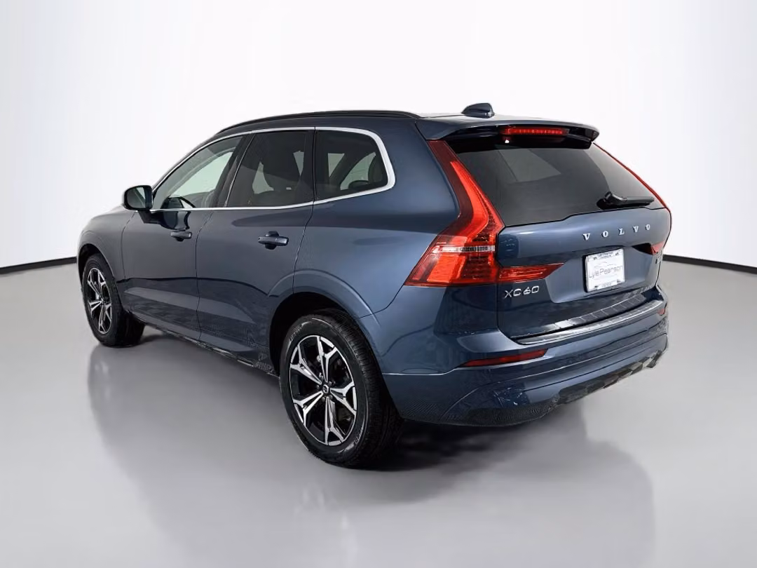 2022 Volvo Xc60 B5 Momentum - Image 3