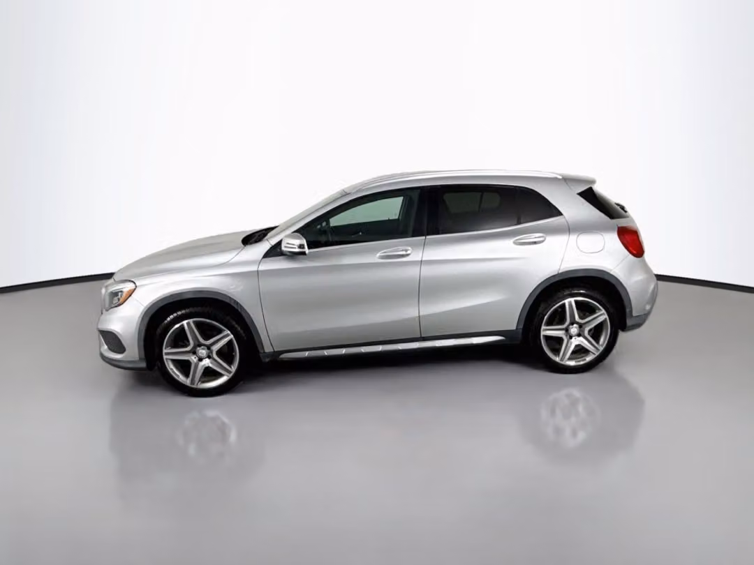 2017 Mercedes-Benz GLA 250 - Image 2