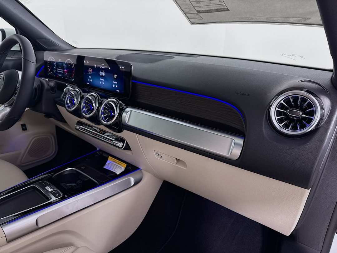 2025 Mercedes-Benz GLB Base - Photo 29