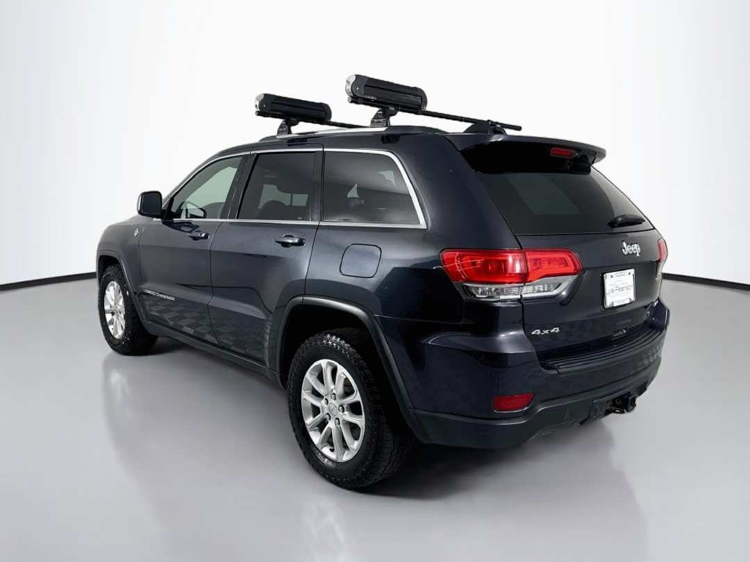 2016 Jeep Grand Cherokee Laredo - Image 3