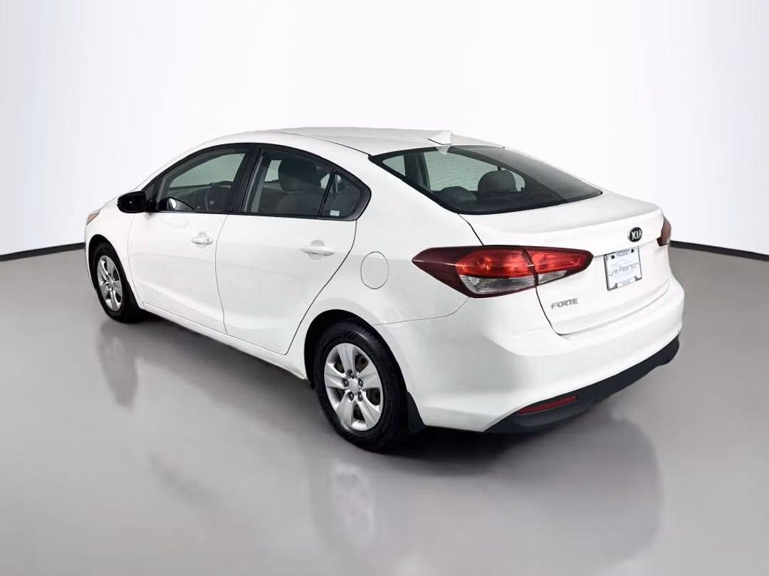 2017 Kia Forte LX - Image 3
