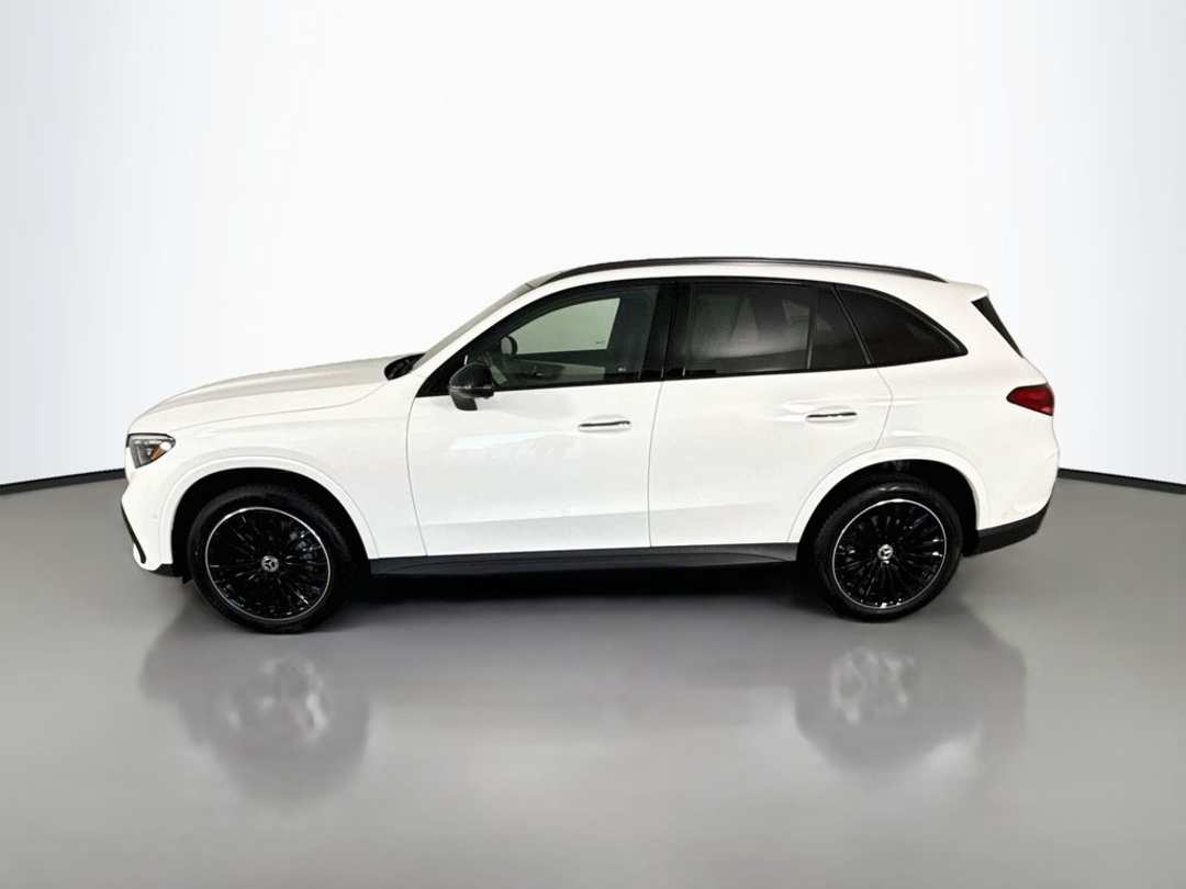 2027 Mercedes-Benz GLC 300 - Image 2