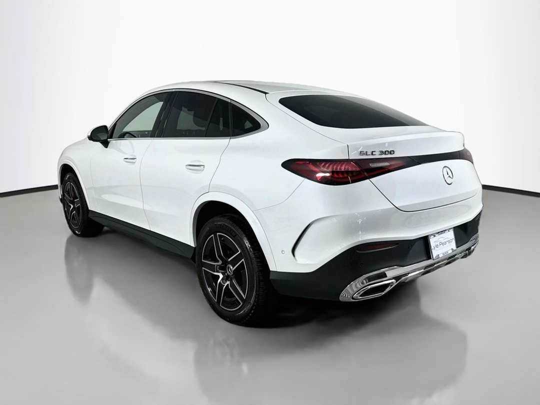2027 Mercedes-Benz GLC 300 - Image 3
