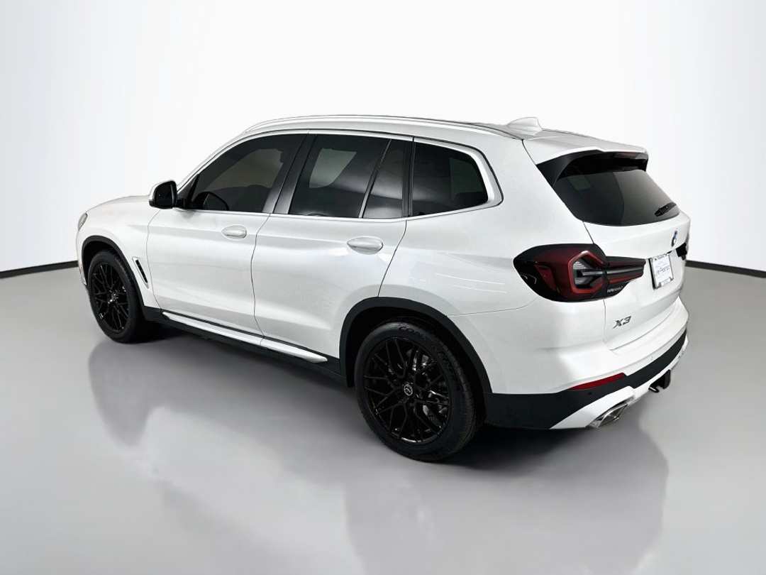 2022 BMW X3 xDrive30i - Image 3