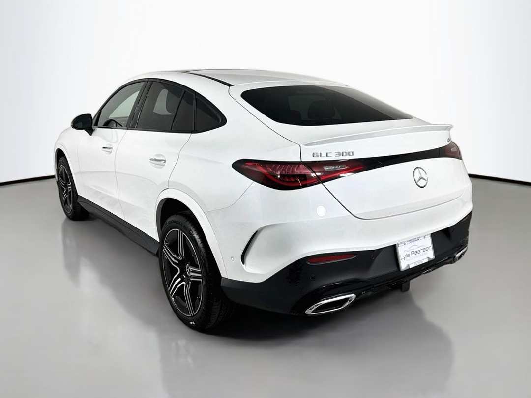 2026 Mercedes-Benz GLC 300 - Image 3