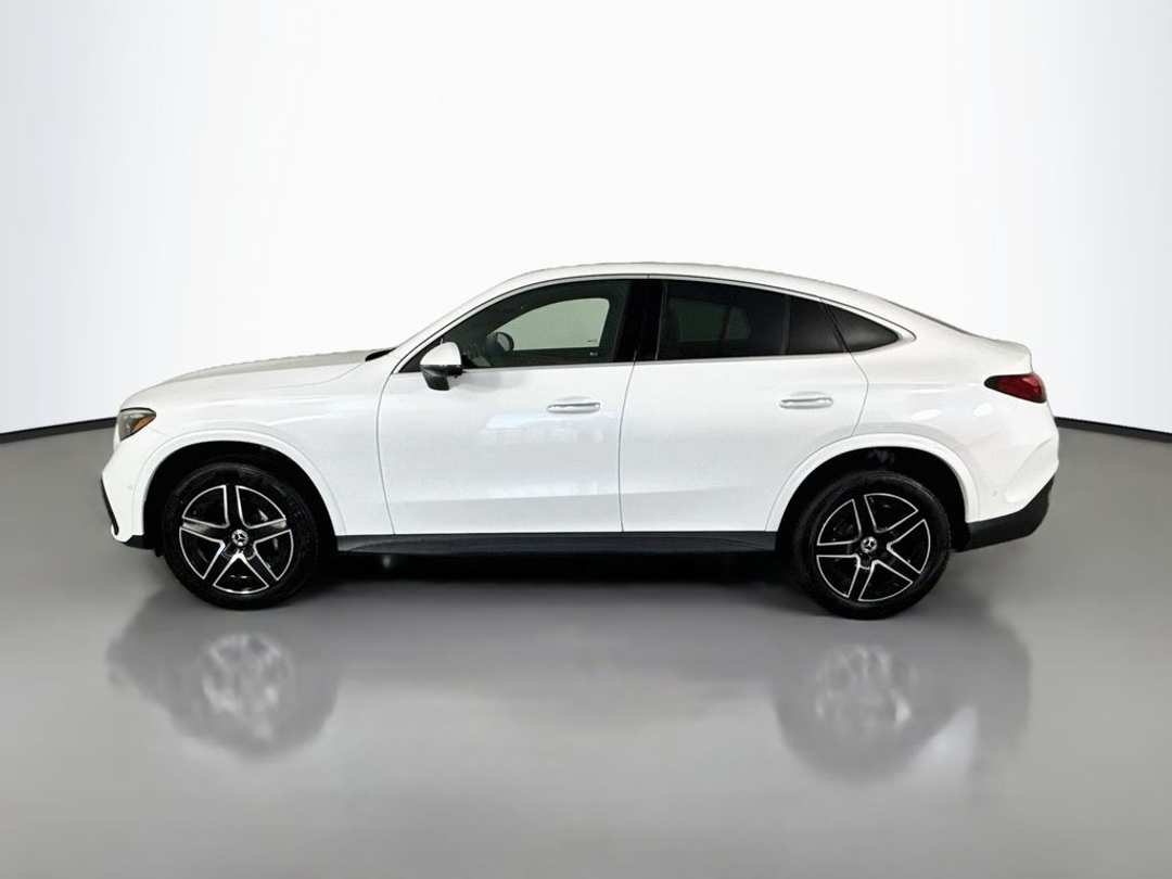 2027 Mercedes-Benz GLC 300 - Image 2