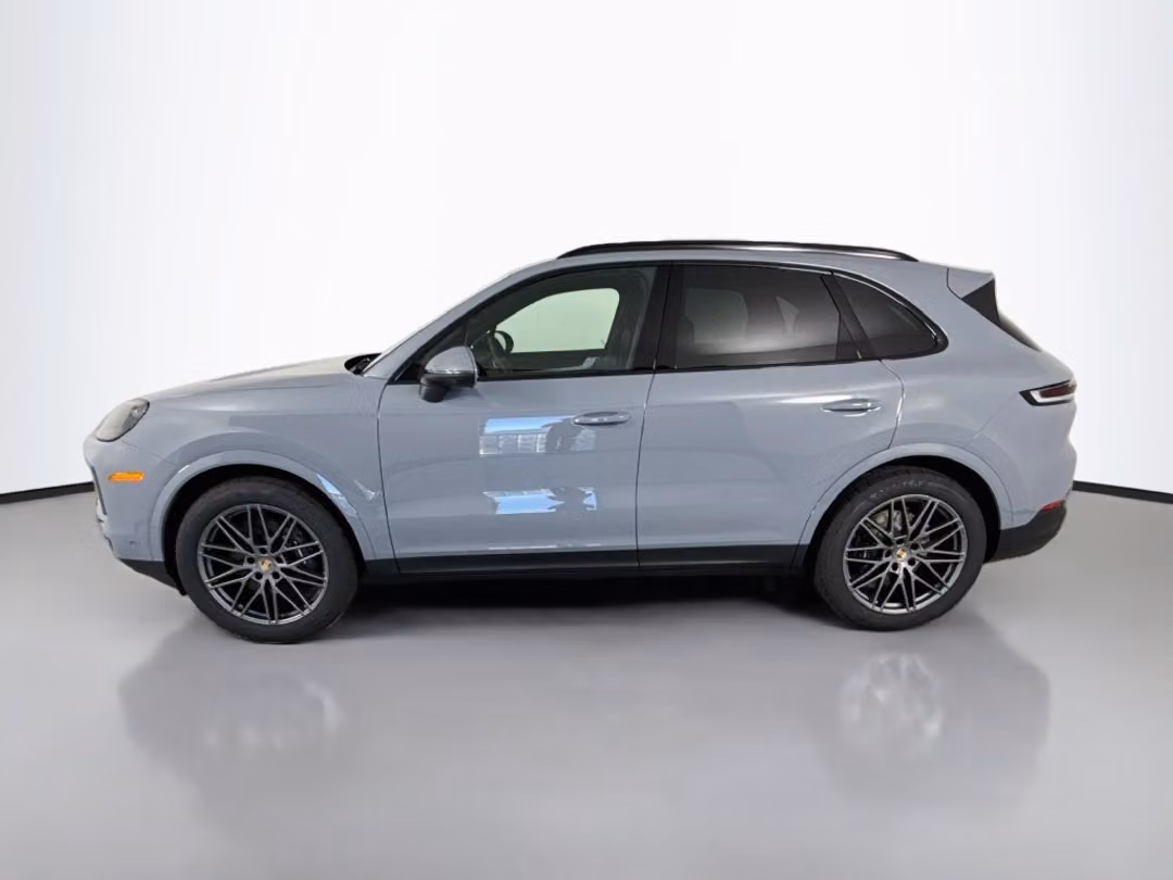 2026 Porsche Cayenne - Image 2