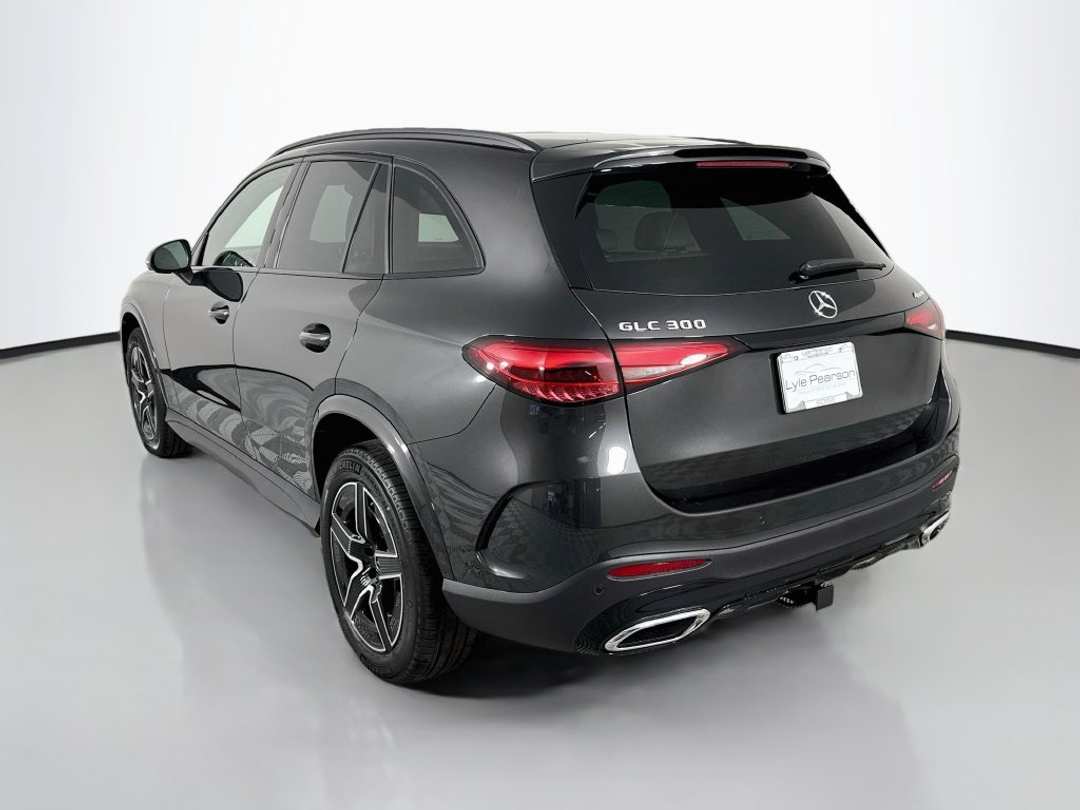 2027 Mercedes-Benz GLC 300 - Image 3