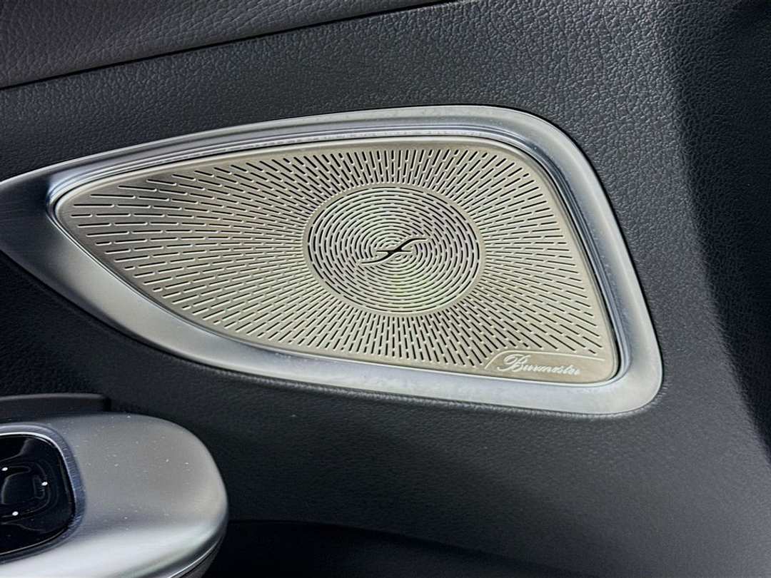 2025 Mercedes-Benz C-Class Sedan C 300 - Photo 19