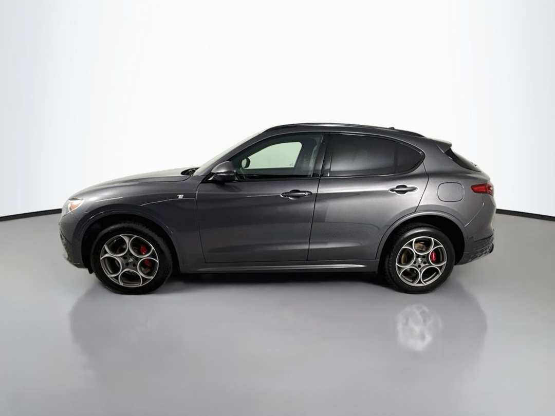 2022 Alfa Romeo Stelvio Ti - Image 2