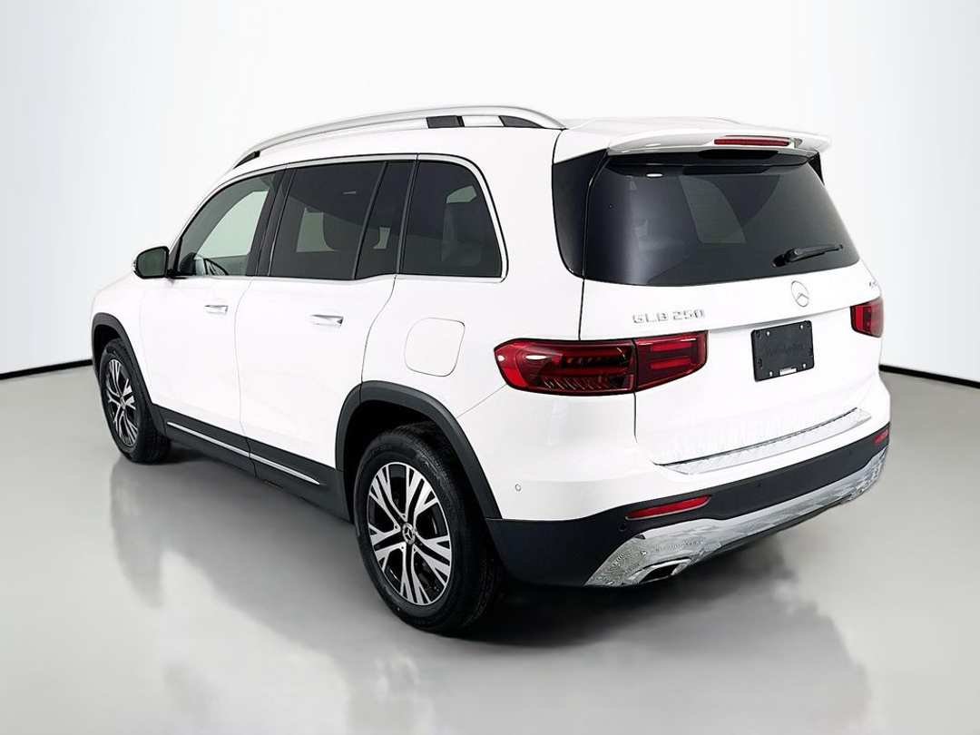 2025 Mercedes-Benz GLB Base - Photo 7